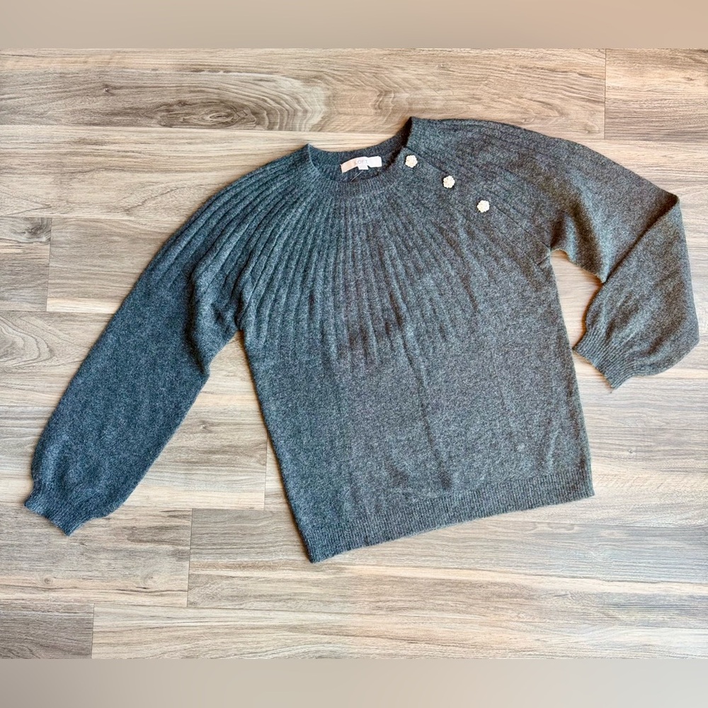 LOFT Ribbed Crewneck Sweater Shoulder Button Detail Gray‎ Medium - Picture 2 of 13